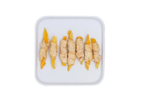 Freeze-dried chicken wrapped around pumpkin