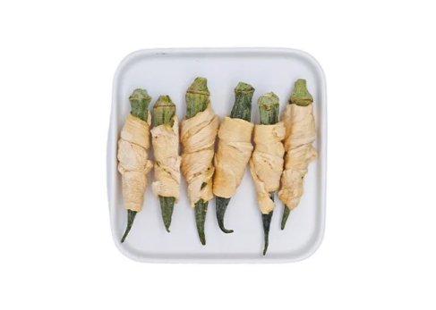 Freeze-dried chicken wrapped around okra
